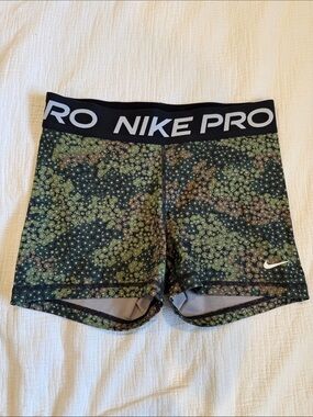 Nike Black & Green Floral Pro Workout Shorts
